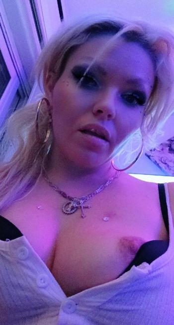 Sleepy, 24  female escort, Galveston