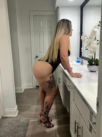 Samanta, 23  female escort, Galveston