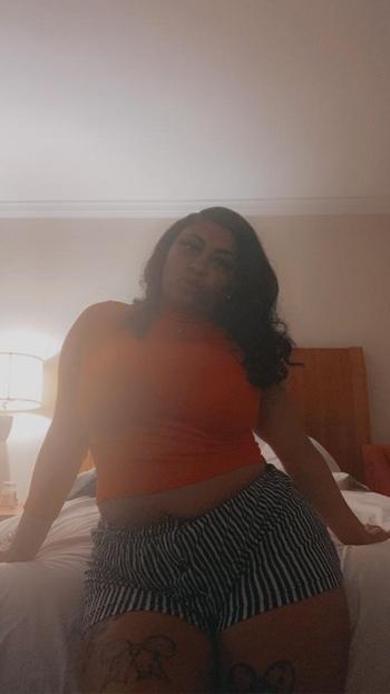 Malaysian, 27  female escort, Galveston